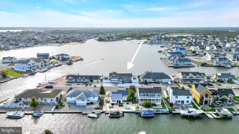 8 Channel Rd, Toms River, NJ 08753