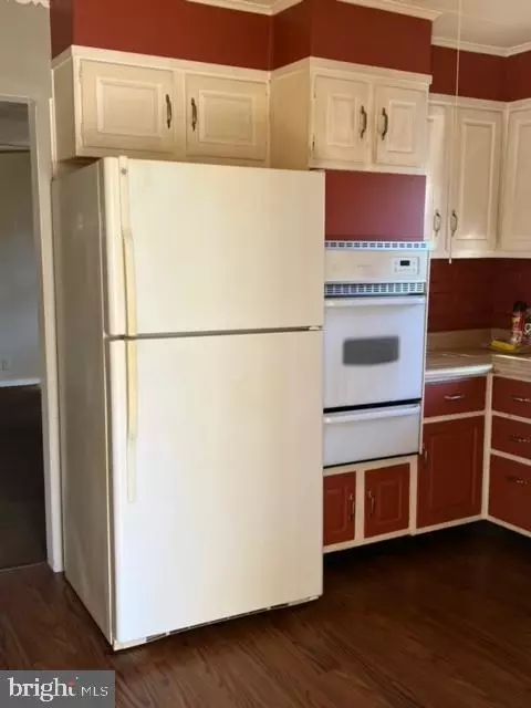 Entry Way - 73 Railroad Ave, Waretown, NJ 08758 photo 4 of 5