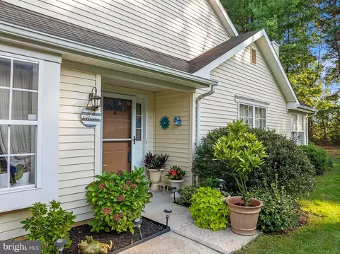 14 Skylark Ln, Lakewood, NJ 08701