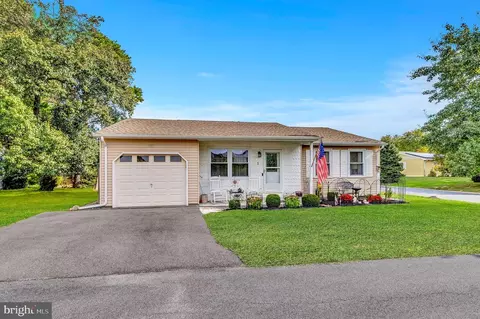 1 Orchard Dr, Whiting, NJ 08759