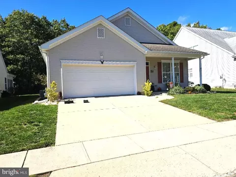 50 Marigold Ln, Tuckerton, NJ 08087