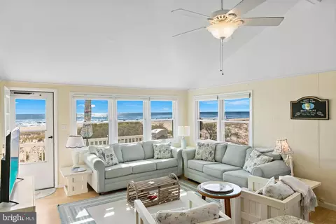 Living - 123 Herbert Ave, Long Beach Township, NJ 08008 photo 4 of 8