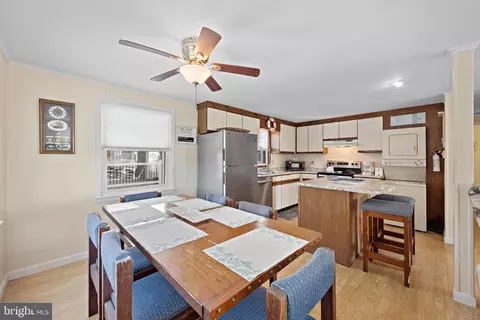 Dining - 123 Herbert Ave, Long Beach Township, NJ 08008 photo 4 of 7