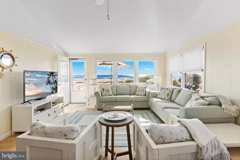 Living - 123 Herbert Ave, Long Beach Township, NJ 08008 photo 5 of 8