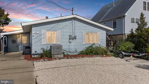 48 W Potomac Dr, Tuckerton, NJ 08087