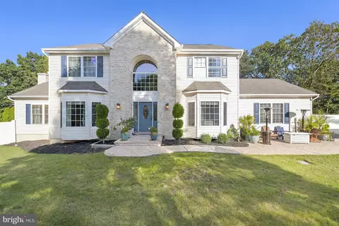 741 Spruce Hill Dr, Toms River, NJ 08753