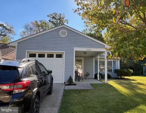 209 Lexington Dr, Tuckerton, NJ 08087