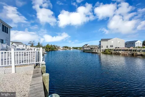 30 Lake Singleton Ct, Little Egg Harbor Twp, NJ 08087