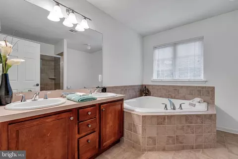 Bath - 23 Amethyst Way, Jackson, NJ 08527 photo 2 of 3
