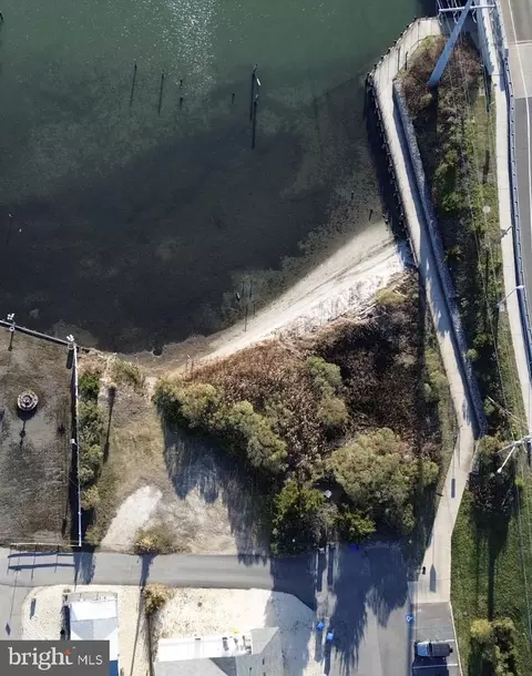 2572 East Bay Ave, Manahawkin, NJ 08050