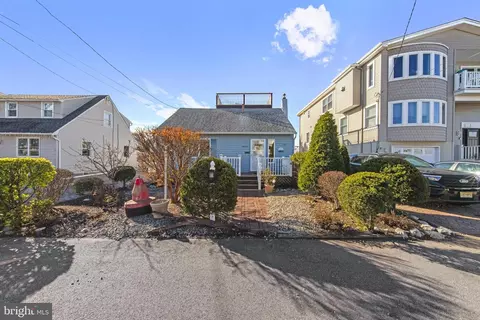 14 W South 31st, Long Beach Township, NJ 08008
