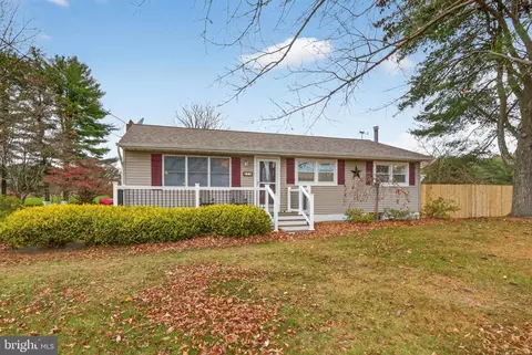5 Buckalew Ln, New Egypt, NJ 08533