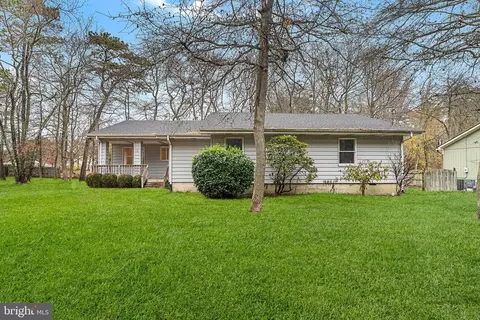 11 Tiller Dr, Waretown, NJ 08758