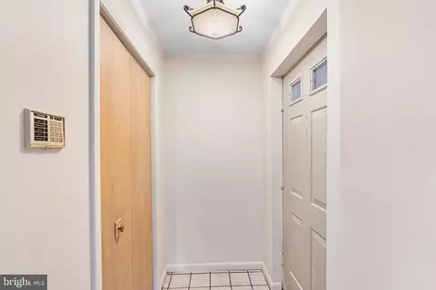 Entry Way - 11 Tiller Dr, Waretown, NJ 08758 photo 1 of 8