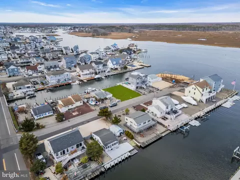 1304 Kauai Dr, Forked River, NJ 08731