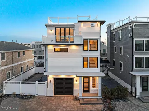 101 W 15th St, Long Beach Township, NJ 08008