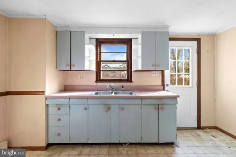 Kitchen - 54 Atlantic Ave, Waretown, NJ 08758 photo 1 of 1