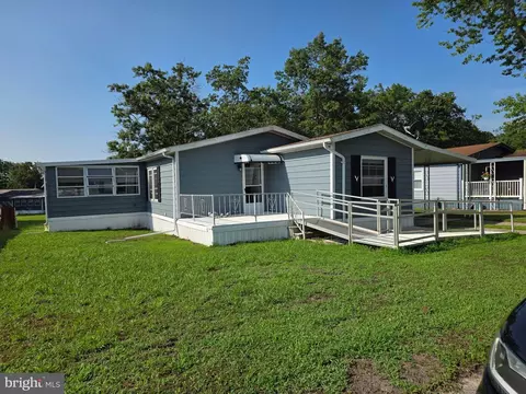 7 Barbara Ln, Barnegat, NJ 08005