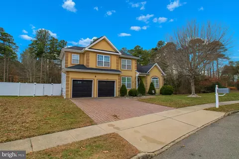 6 Gaskill Dr, Tuckerton, NJ 08087