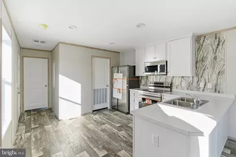 20 Marcia Memorial Cir, Jackson, NJ 08527