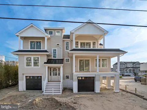 354 W 11th St, Ship Bottom, NJ 08008