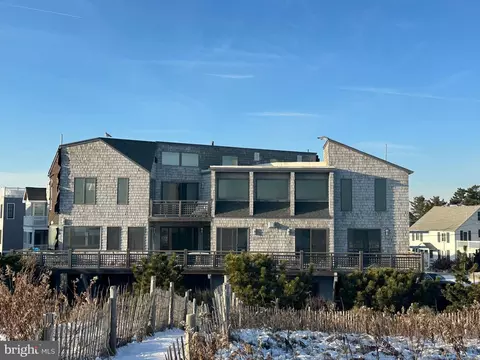 100 Glendola Ave, Beach Haven, NJ 08008