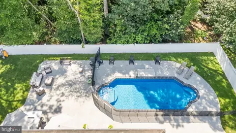 Exterior - 304 Mackenzie Dr, Jackson, NJ 08527 photo 5 of 8