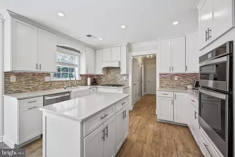 Kitchen - 304 Mackenzie Dr, Jackson, NJ 08527 photo 5 of 7