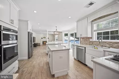 Kitchen - 304 Mackenzie Dr, Jackson, NJ 08527 photo 6 of 7