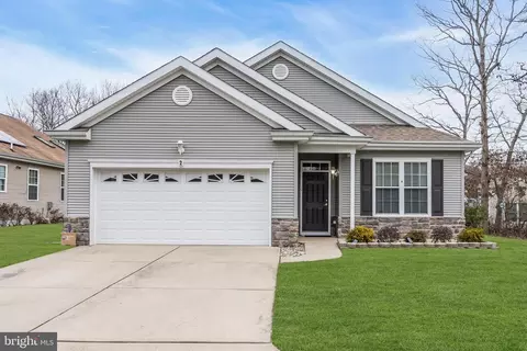 2 Daffodil Dr, Tuckerton, NJ 08087