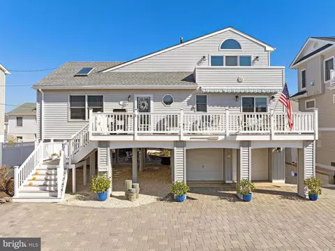 11 W 87th St, Long Beach Township, NJ 08008