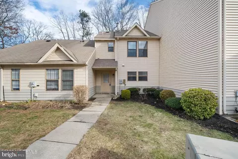 601 Bromelia Ct, Jackson, NJ 08527