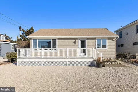 9 W 79th St, Harvey Cedars, NJ 08008