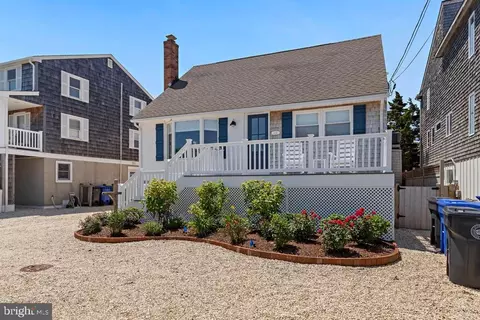 424 Iroquois Ave, Beach Haven, NJ 08008