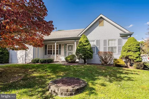 401 Lily Ct Sec 1 Ct, Manchester Township, NJ 08759