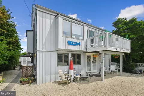 3 W 12 St, Barnegat Light, NJ 08006