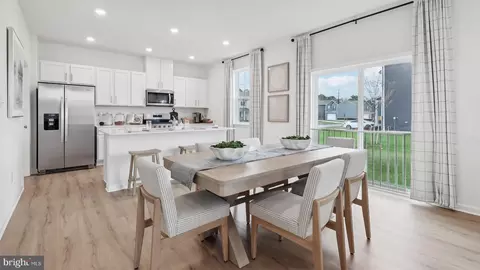 3 Dahlia Ct, Bayville, NJ 08721