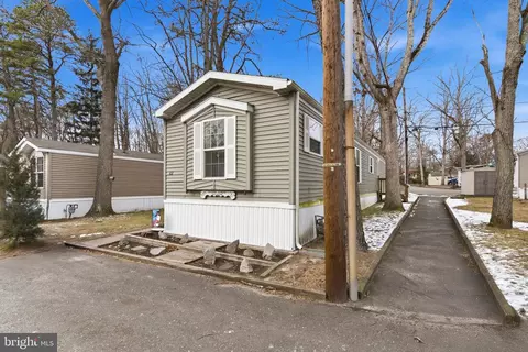 12 Lace Bark Ln, Jackson, NJ 08527