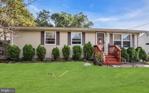 1113 Hawser Ave, Manahawkin, NJ 08050