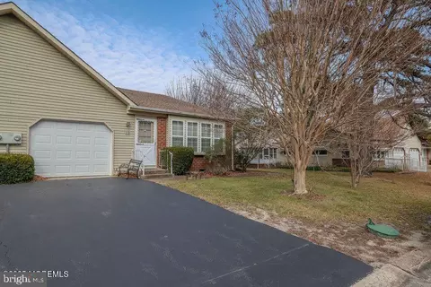 3 Alpine Rd #B, Manchester Township, NJ 08759