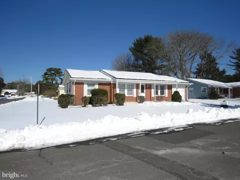 5 Monmouth Ln, Manchester Township, NJ 08759