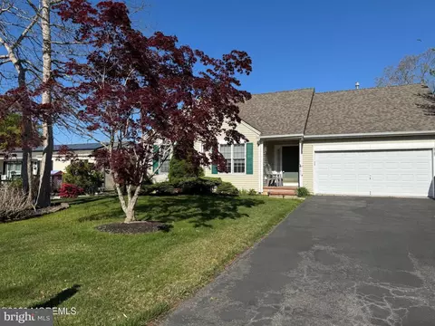 160 Spinnaker Ave, Manahawkin, NJ 08050