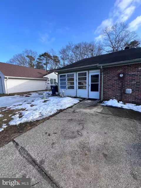 245 Lexington Dr, Tuckerton, NJ 08087