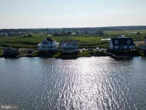 1425 E Mallard Dr, Manahawkin, NJ 08050