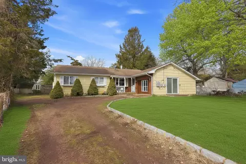 51 Oregon Ave, Waretown, NJ 08758