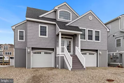 51 Barry Ln, Manahawkin, NJ 08050