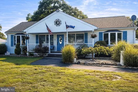 372 Nautilus Dr, Manahawkin, NJ 08050