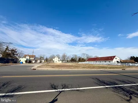 82 E Bay Ave, Manahawkin, NJ 08050