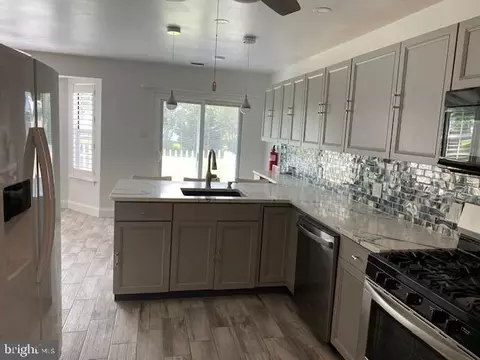 114 Mohican Ln, Tuckerton, NJ 08087