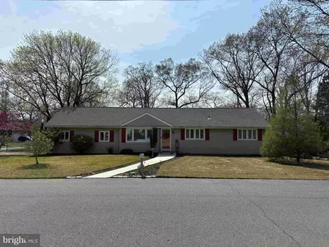 653 Elwood St, Forked River, NJ 08731